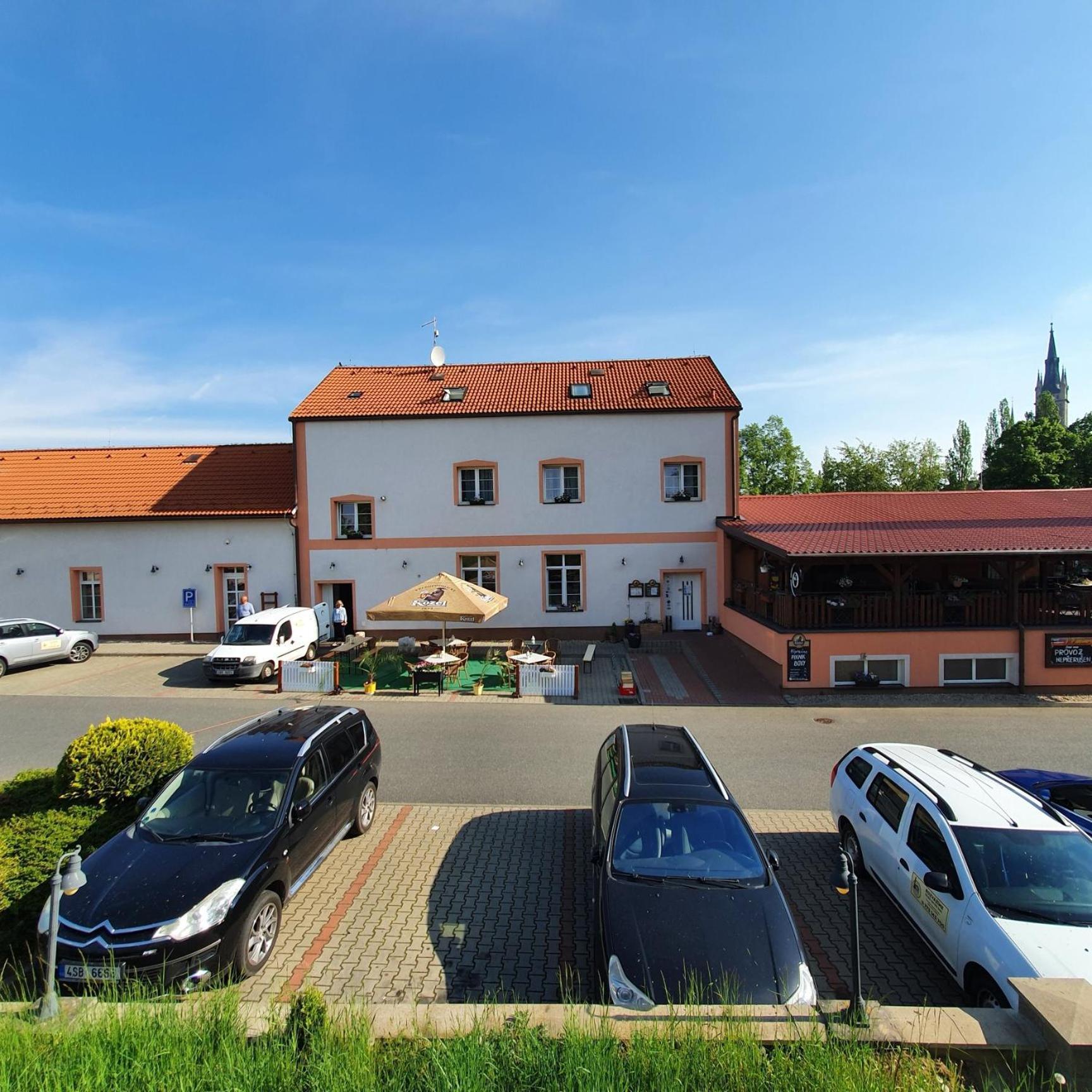 Pivovarska Restaurace Čáslav Kültér fotó